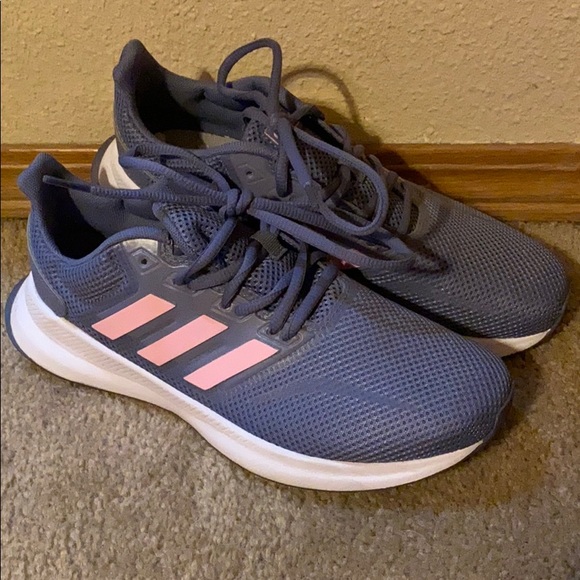 Adidas Size 6 BIG BOY/GIRL I wear 7.5/8 & Comfee - Picture 1 of 5